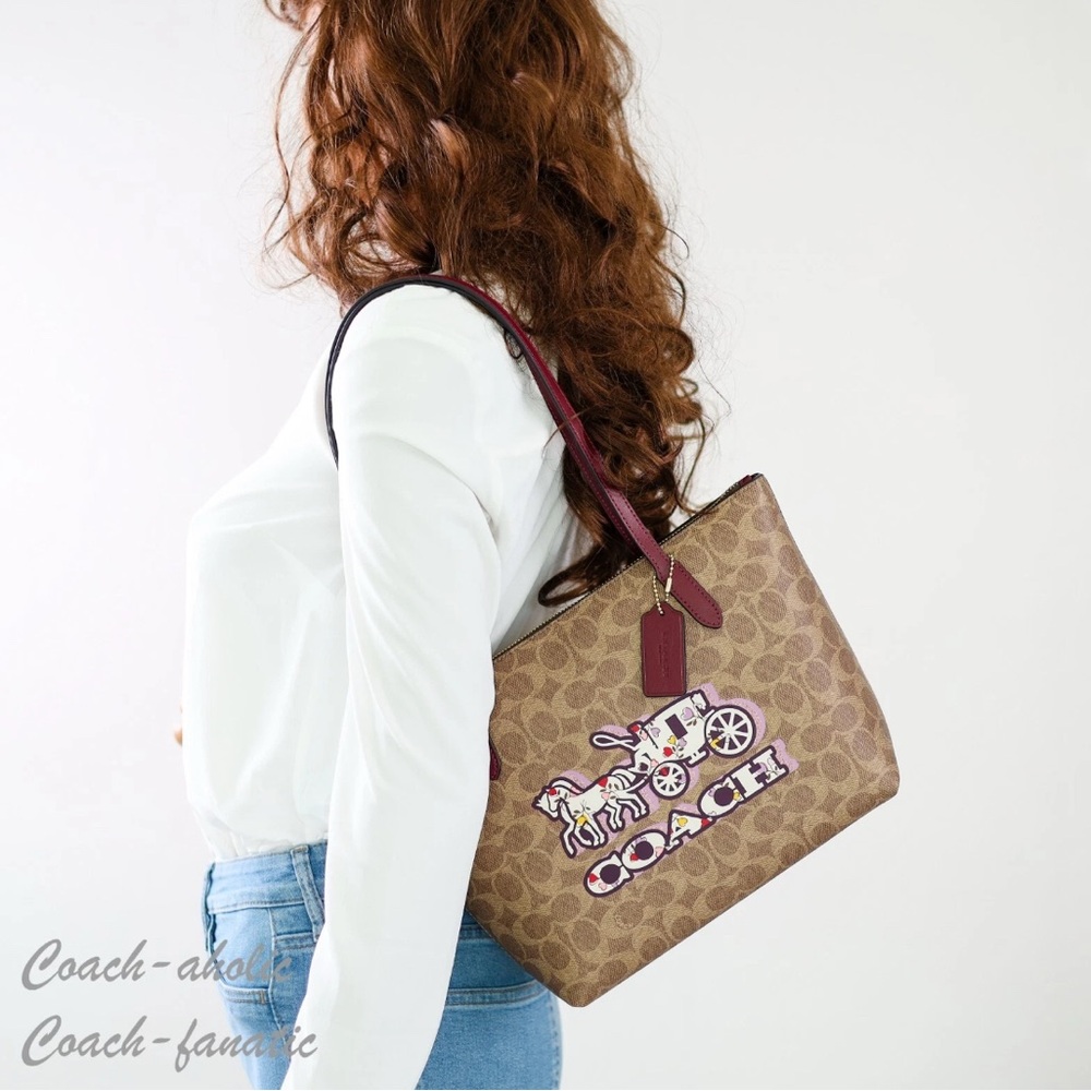 Coach Horse and Carraige Medium Brown and Burgundy Tote Bag CX-587 Like New